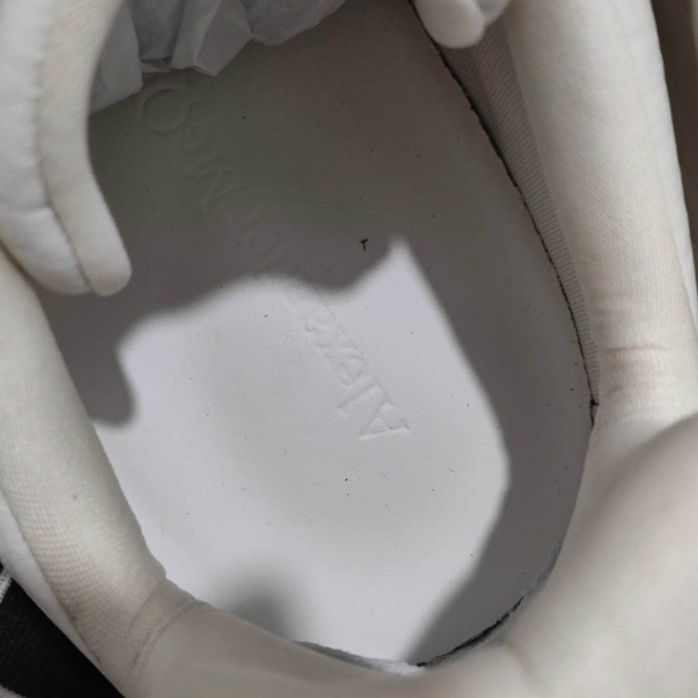 Alexander McQueen Cream-White Leather Low-Top Sneakers - Picture 5 of 6
